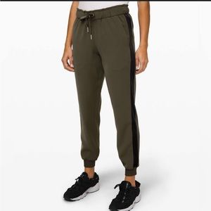 Lululemon On The Fly Joggers - 8